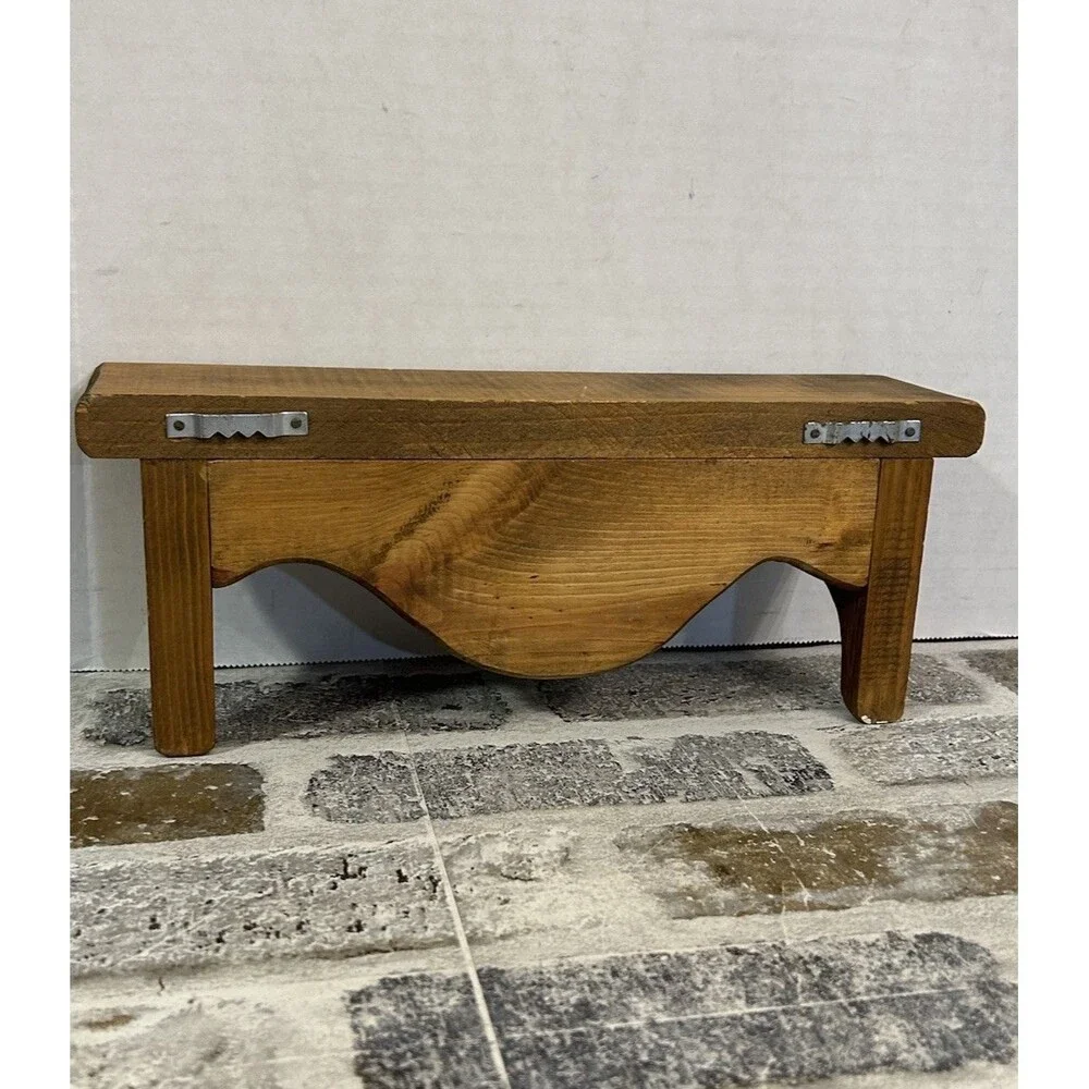 Vintage-style Wooden Wall Shelf Scalloped Apron 11.5”x 3”x4.5” Cottagecore Farm